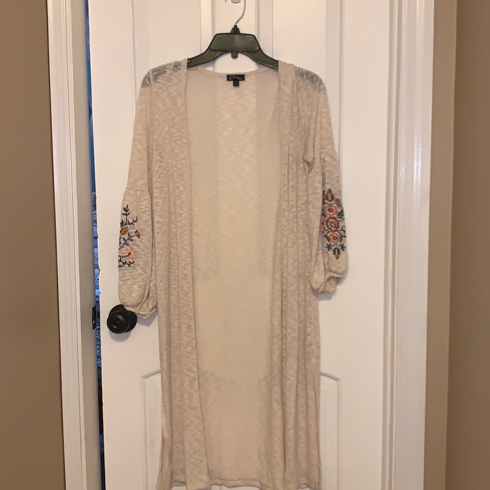 Brand art class, size large (10/12), cream colored